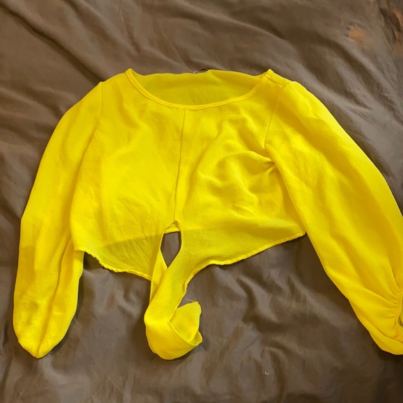 Fashion Nova crop top - Picture 1 of 2